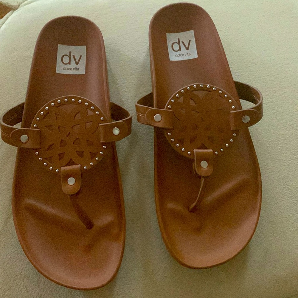 Dolce Vita Pilar sandals in brown. New Never worn. Size 8.5
